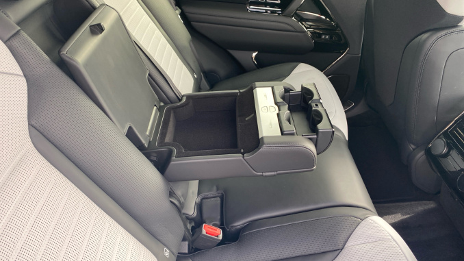 Land Rover Range Rover Sport 4.4 P635 V8 SV 5dr Auto Petrol Estate - Image 49